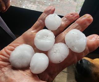 Forte tempestade de granizo em Buenos Aires, Argentina